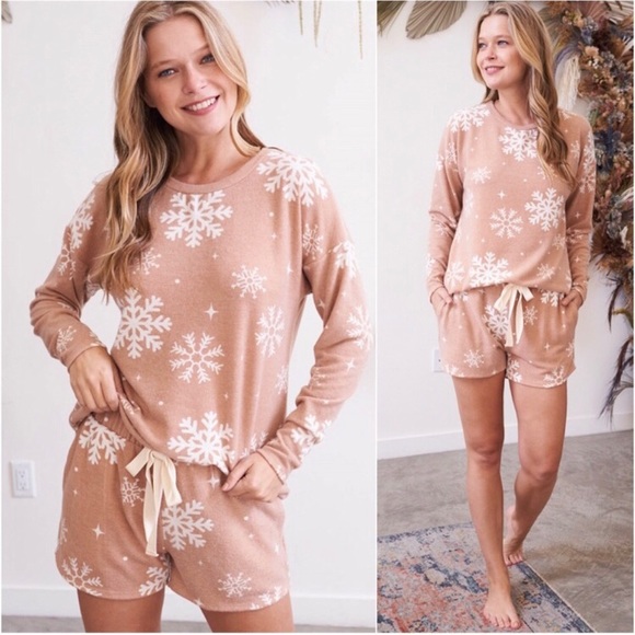 LLK Other - LAST ONE: Women’s ultra soft hacci brushed snowflake comfy lounge shirt set